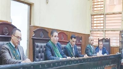 لعب عيال.. وبضربة ساطور الدم سال