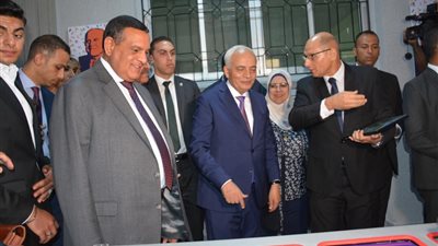وزيرا التربية و التعليم والتنمية ومحافظ السويس يفتتحون مدارس مصر