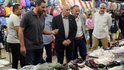 رئيس غرفة الإسماعيلية يتفقد معرض أهلا مدارس في فايد..صور