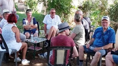 وفد سياحى من المانيا وفرنسا وامريكا يزور اثار المنيا
