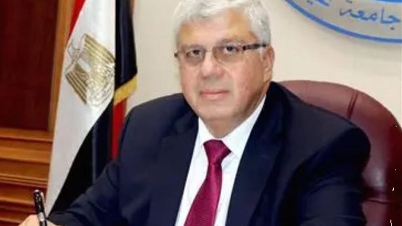 الدكتور ايمن عاشور