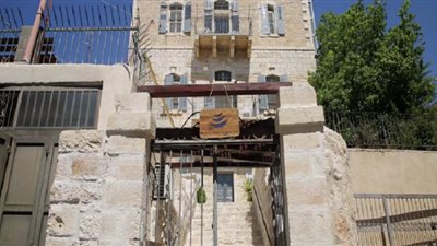 لدمجهم فى المجتمع.. فندق يوظف عددا من ذوي الاحتياجات