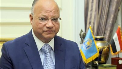 عبدالعال يفتتح معرض الأسر المنتجة بالخليفة.. ويوزع ألفي حقيبة مدرسية