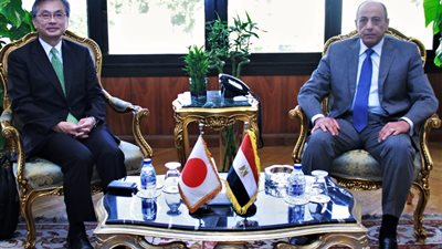 وزير الطيران يبحث مع سفير اليابان بمصر تعزيز التعاون فى مجال النقل ال
