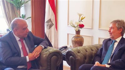 وزير قطاع الأعمال العام يبحث مع السفير الإيطالي تعزيز التعاون المشترك