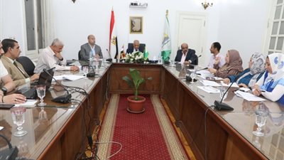 محافظ الجيزة يوجه بفتح شارع لتسهيل تنقل المزارعين الي أراضيهم