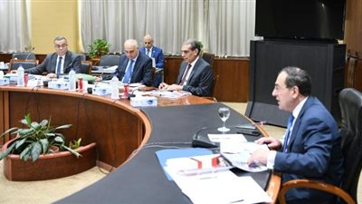 الملا يعتمد نتائج أعمال شركتى التعاون ومصر للبترول عن عام 2021-2022