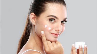 كريم مرطب طبيعي للبشرة الدهنية من مطبخك
