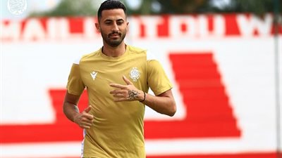 الوداد المغربى يحتفي بأيمن الحسوني بعد خوضه 200 مباراة رسمية