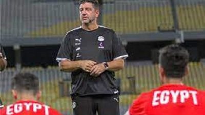 عبدالعال: روي فيتوريا لن يكمل مدته مع المنتخب