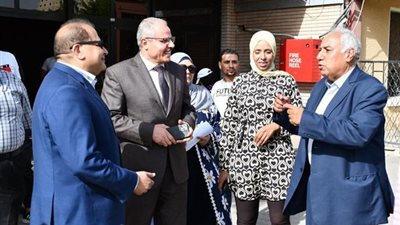 رئيس جامعة القناة يتفقد تطوير الأقسام الداخلية بالمستشفى التعليمي صور