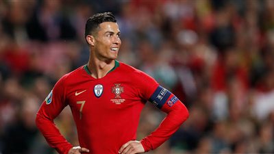 الإعلام والجماهير البرتغالية تطالب باستبعاد رونالدو من المنتخب