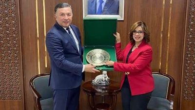 السفيرة المصرية فى طشقند تلتقى مع وزير الصحة الأوزبكى