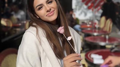بمكياج ناعم .. هنادى مهنى تلفت الأنظار بملامح هادئة