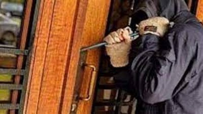 القبض على المتهم بالسرقة من داخل السيارات في القاهرة