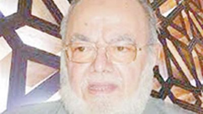 الدكتور الأحمدي أبو النور.. رحلة علمية مليئة بالعطاء