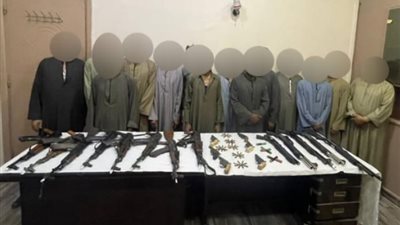 ضبط 14 متهما بحوزتهم 19 قطعة سلاح خلال حملة أمنية بأسيوط