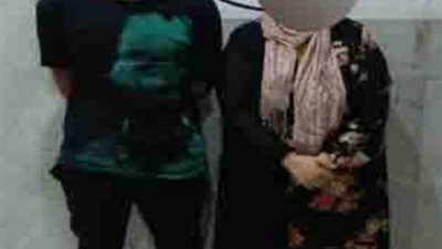 بـ شهادة الميلاد.. القبض على زوجين عرضا طفلتهما للبيع على الفيسبوك