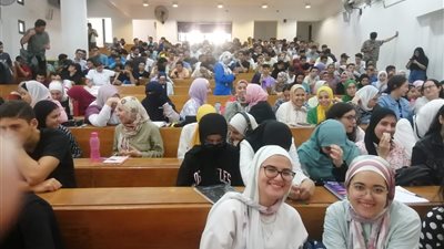 حاسبات عين شمس تستقبل ٢٠٠٠ طالب في اليوم الأول للعام الدراسي الجديد