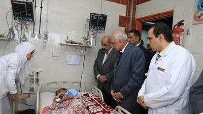 محافظ الجيزة يزور طالبات المعتمدية المصابات بمستشفي امبابة.. صور