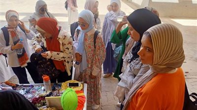 بيطرى قناة السويس تستقبل طلابها الجدد بمعرض المنتجات التراثية
