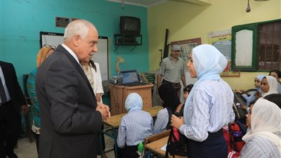 محافظ الجيزة يتابع انتظام سير العملية التعليمية بمدارس شمال والوراق