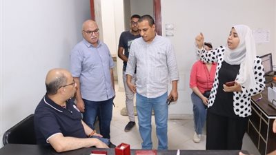 رئيس مياه اسيوط فى زيارة مفاجئة للشركة الخدمية بمنفلوط