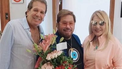 نادية الجندى تفجر مفاجاة لجمهورها بصورة برفقة المنتج محمد مختار