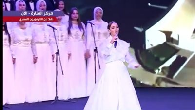 بلقيس فتحي: الغناء أمام الرئيس في احتفالات أكتوبر شرف كبير