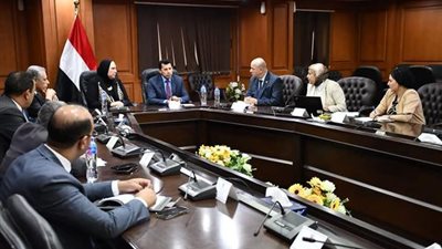 وزير الرياضة يلتقي جامع رئيس جهاز تنمية المشروعات الصغيرة والمتوسطة