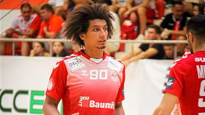 دورى أبطال أوروبا لليد .. علي زين يقود دينامو بوخارست للفوز أمام بور