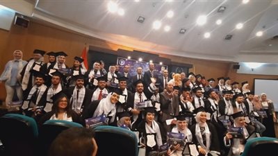 صيدلة حلوان تحتفل بتخريج الدفعة الأولى لبرنامج الصيدلة الإكلينيكية
