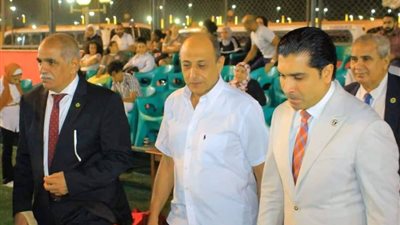 وزير الطيران المدنى يشهد نهائى بطولة الدورى للمينى فوتبول .. صور