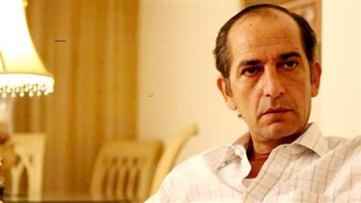 شاهد أخر ظهور للفنان هشام سليم على سرير المرض قبل وفاته ..فيديو