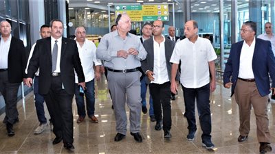 وزير الطيران: استخدام الطاقة الشمسية لتحقيق أعلى مستويات السلامة