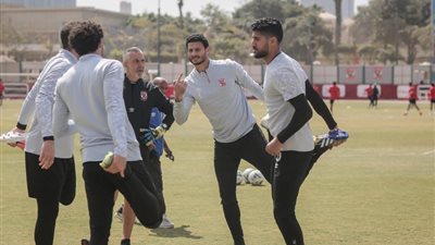 على لطفى: التنافس على حراسة الأهلي قوي وشريف.. ويانكون مدرب رأئع