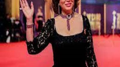 إلهام شاهين: اتخانقت مع يسرا على محمود حميدة فى 