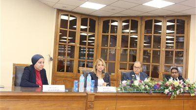 آداب عين شمس تفتتح الموسم الثقافي بندوة عن التغيرات المناخية
