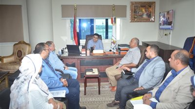 نائب محافظ بنى سويف يتابع ملف التغذية المدرسية