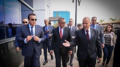 عبدالغفار ومديرالصحة العالمية يعقدان اجتماعًا لبحث التوسع بإنتاج الأدوية واللقاحات