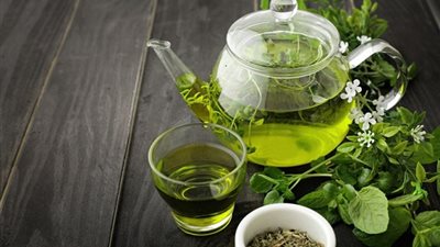 أهم وأفضل الأعشاب لعلاج القولون العصبي