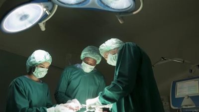 إجراء أول عملية ناجحة في العالم لزرع أمعاء شخص متوفى في جسم مريض