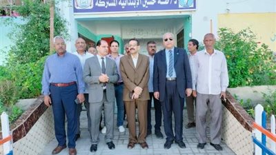 وكيل تعليم البحرالأحمر يفتتح الفصل الواحد بمدرسة طه حسين الإبتدائية