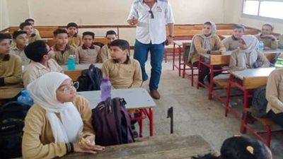 مدير تعليم الخصوص:تشكيل قوافل للمرور علي المدارس وازالة كافة السلبيات