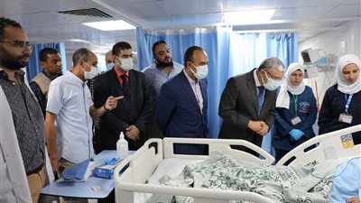 مصرع واصابة ٦طلاب فى تصادم ميكروباص وتريسكل بطريق المنيا.. صور