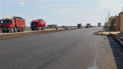 رصف ٢٠ ألف متر محيطة بمشروع المجزر الآلي والمحجر البيطري بدمياط..صور