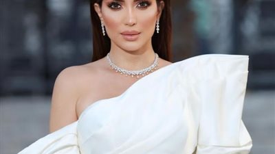 بفستان أبيض.. نسرين طافش تبهر متابعيها بإطلالة جذابة