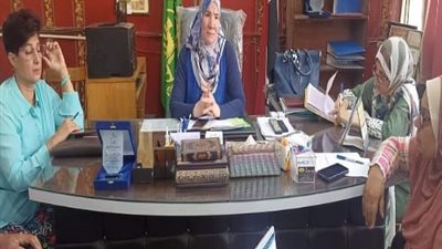 مدير تعليم القناطر الخيرية تناقش مشكلات المدارس وطرق حلها
