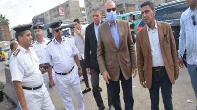 الهجان يتفقد عددا من المشروعات ببنها ويشهد ازالة 4 مباني مخالفة بشبرا