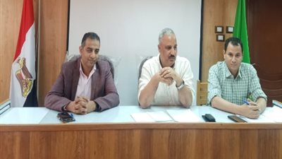 الصبروط يناقش استعدادات المشاركة بدورى كرة القدم النسائية بالقليوبية